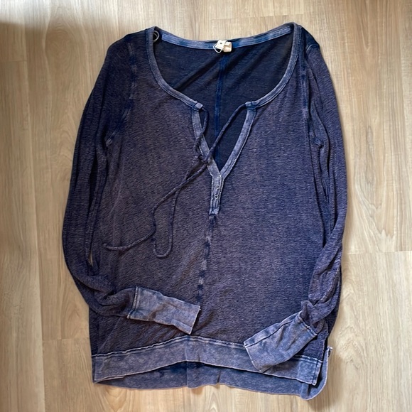 FREE PEOPLE slouchy long sleeve - Picture 1 of 2